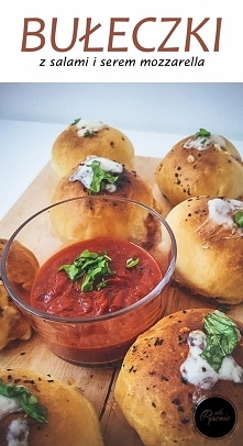 Sylwestrowe bułeczki ala pizza. Kliknij w zdjęcie i zobacz przepis.