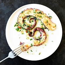 Grillowana ośmiornica z chi...