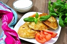 placuszki z kiszona kapusta. Składniki: 1 jajkoszklanka mleka,1 i 1/3 szklanki mąki pszennejok 200 g kapusty kiszonejsól, pieprz,majeranek Przygotowanie Jajko roztrzepujemy z ml...