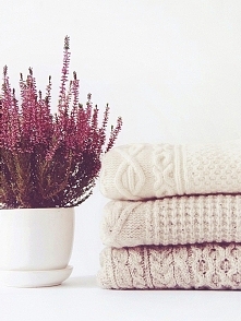 Moje grube wełniane swetry z SH, idealne na mrozy :D W środku najlepszy łup - sweter All Saints kupione za 10 zł, dwa pozostałe po 7 zł. Serdecznie zapraszam na moją stronę w fb...