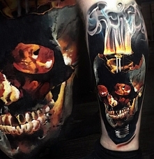 czaszka przepalona żarówka