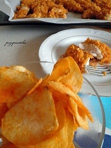 Czosnkowy kurczak w chipsach paprykowych

Składniki:

500 g filetów z piersi kurczaka
sos czosnkowy (przepis stąd) przygotowany z 500 ml jogurtu greckiego
150 g chipsów paprykow...