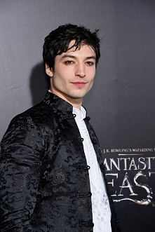 Ezra Miller <3 Aktor (między innymi "Musimy porozmawiać o Kevinie", "Perks of being a Wallflower" czy "Fantastyczne zwierzęta i jak je znaleźć")...
