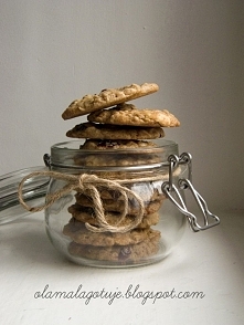 Ciasteczka owsiane z białą czekoladą i żurawiną