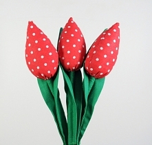 Tulipanki uszyte z bawełny. ... nigdy nie zwiędną ;)