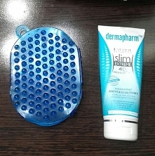 Zaczynam walkę z cellulitem. W sumie ćwiczę, całkiem dobrze się odżywiam ale to paskuctwo bardzo mnie lubi :). Już kilka razy użyłam tą "rękawicę do masażu i przyznam,że je...