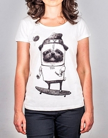 Koszulka damska z Mopsem na longboardzie