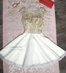 Śliczna sukienka --> sukienkowo