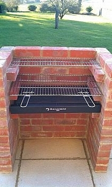 GRILL Z CEGŁY