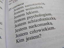 No właśnie, Kim Jestem? 

B...