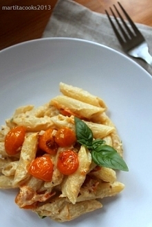 Spaghetti z pomidorkami cherry i rukolą