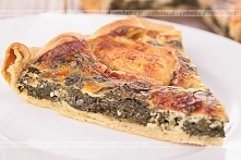 Pizza ze szpinakiem i wędzonym łososiem