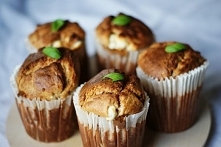 Muffiny king size z fetą i suszonymi pomidorami