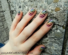 paznokcie kolorowe tygryski