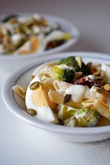 Sałatka makaronowa z brokuł...