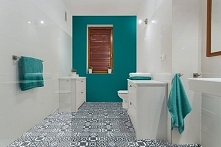 Przepiękna lazurowa nowoczesna łazienka