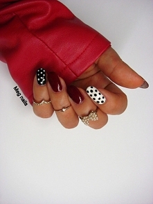 dots nails