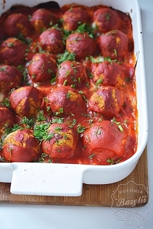 Pulpety wegetariańskie w sosie pomidorowym