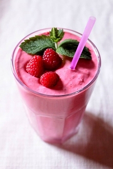 Proteinowy szejk malinowy n...