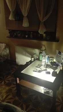 stoliczek z podświetleniem ^^