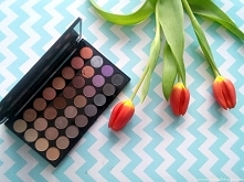Paleta z MAKEUP REVOLUTION. Recenzja na blogu (klik na zdj.)