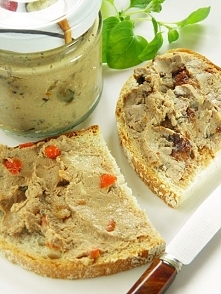 DOMOWY PASZTET W DWÓCH SMAK...