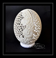Rzeźbiona strusia pisanka - autor Bogusława Justyna Goleń - Polska Wielkanoc