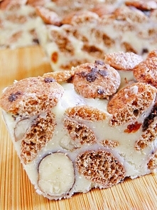 Domowa biała czekolada z orzechami, przepis po kliknięciu w zdjęcie.