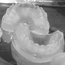 Nieco kontrowersyjne, absurdalne ale i zabawne silikonowe foremki do lodu ;-)