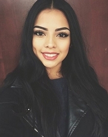 Andrea Roman

IG:
@andrearo...