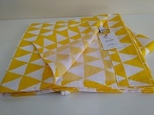 Zasłony w trójkąty żółte