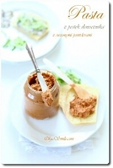 pasta z pestek słonecznika z suszonymi pomidorami