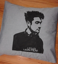 Pierwsza malowana poduszka ;)