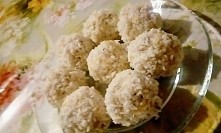 Kolejne pyszne fit słodkości :) Pralinki a'la princessa ;) Chrupiące, słodkie, zdrowe i meeeega kokosowe :D