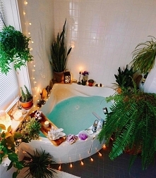 Kąpiel na koniec dnia to doskonały odpoczynek i oderwanie się od ciężkiego dnia.