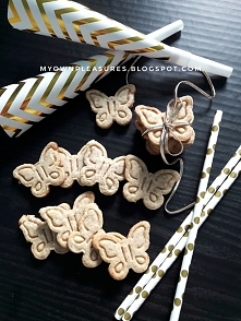 Ciastka orkiszowe z miodem i migdałami
myownpleasures.blogspot.com