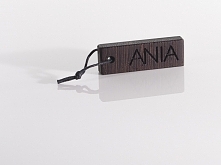 Jak Wam się podoba taki oto breloczek do kluczy z drewna Egzotycznego? Grawer na życzenie - Twoje imię lub grupa krwi. Liczę na Wasze opinie i sugestie :)

DWA-TAK.PL