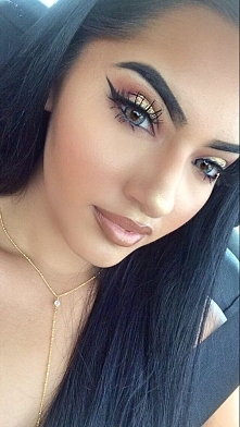 Najmodniejsze makijaże wieczorowe na wiosnę 2017 > galeria zdjęć