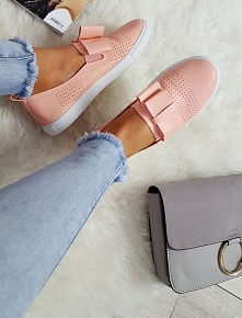 Pudrowe buciki w pełnej rozmiarówce dostępne zapraszam