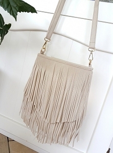 Torebka frędzle beż.
Ottanta - sklep online