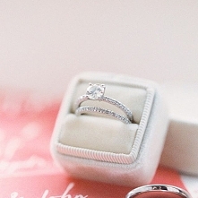 Portal Weselnapolska.
Biżuteria ślubna, inspiracje i pomysły.