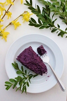 Tofurnik jagodowy - idealny na Wielkanoc. Przepis po kliknięciu w zdjęcie