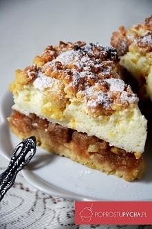 Szarlotka z pianką budyniową