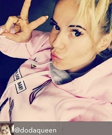 Doda w naszej bluzie z naszywkami 
Million Dollar Baby 
bluza dostępna----> lapnas.pl