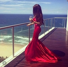 Przypomina mi małą syrenkę:D..