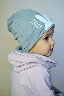 Czapka pudrowy róż z króliczkiem