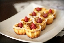 Mini serniki z malinami