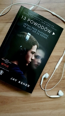 13 Reasons Why - Jay Asher 
Czekam tylko na chwilę wolnego i zabieram się za czytanie  :)