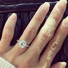 Portal Weselnapolska.
Biżuteria ślubna, inspiracje i pomysły.