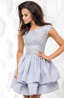 Bicotone 2117-03 sukienka szara Wyjatkowo kobieca sukienka, piękny rozkloszowany fason, góra dopasowana ozdobiona koronką